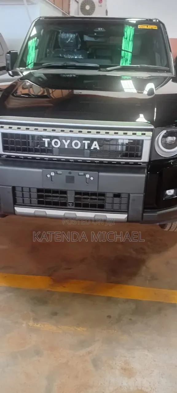 Toyota Land Cruiser Prado 2022 Black