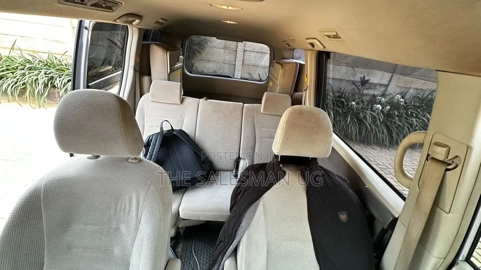 Toyota Noah 2.0 143hp FWD (8 Seater) 2011 Blue