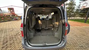 Toyota Noah 2.0 143hp FWD (8 Seater) 2011 Blue