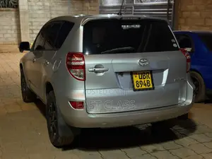 Toyota RAV4 2.5 2010 Silver