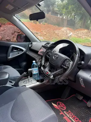 Toyota RAV4 2.5 2010 Silver