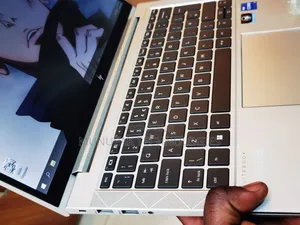 Laptop HP EliteBook 830 G8 8GB Intel Core i7 SSD 256GB