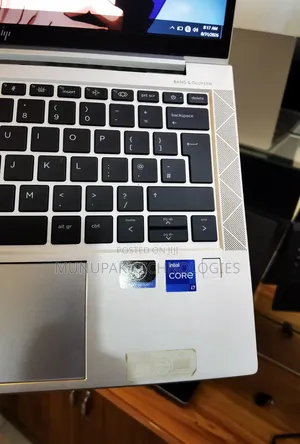 Laptop HP EliteBook 830 G8 8GB Intel Core i7 SSD 512GB