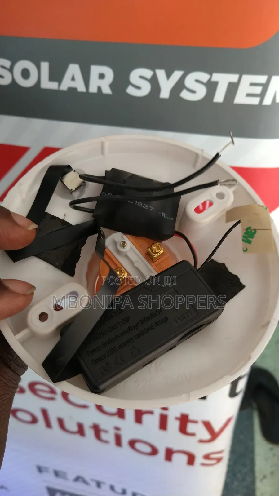 Wireless Light Bulb Camera Holder With USB Charging Support