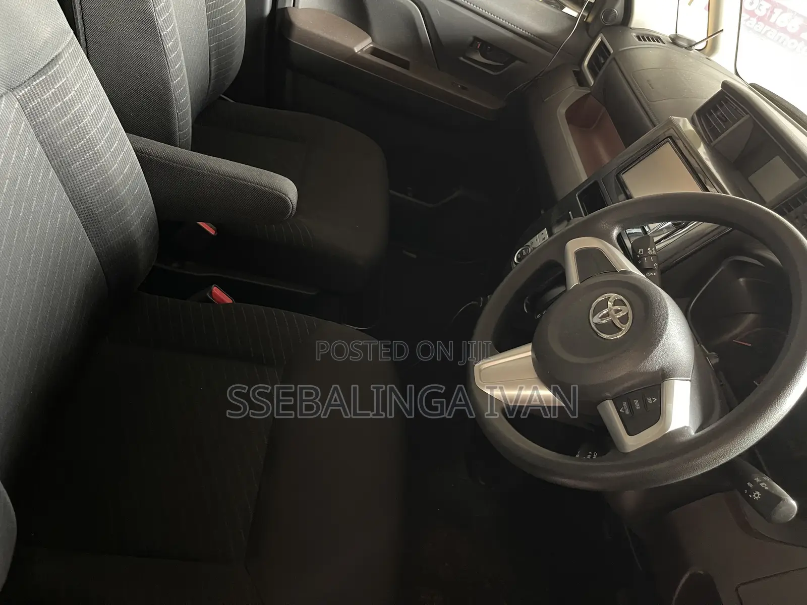 Toyota Roomy 2017 Green