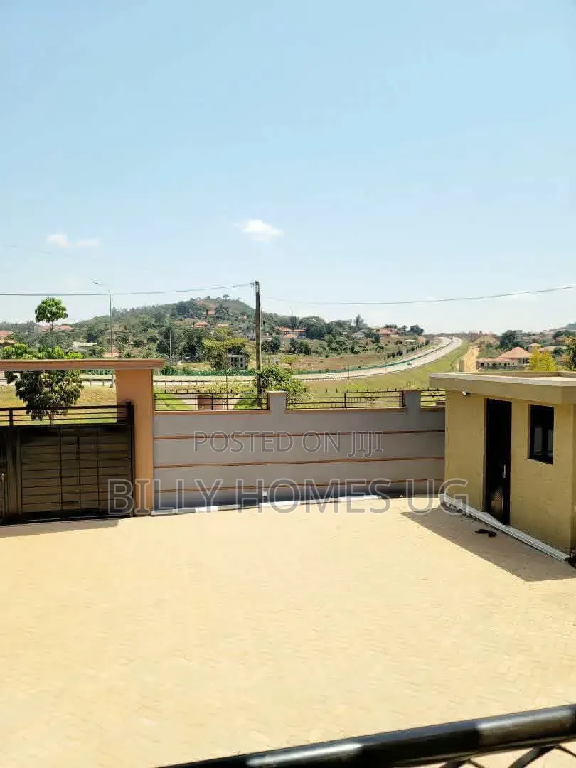 3bdrm Bungalow in Ssisa for sale
