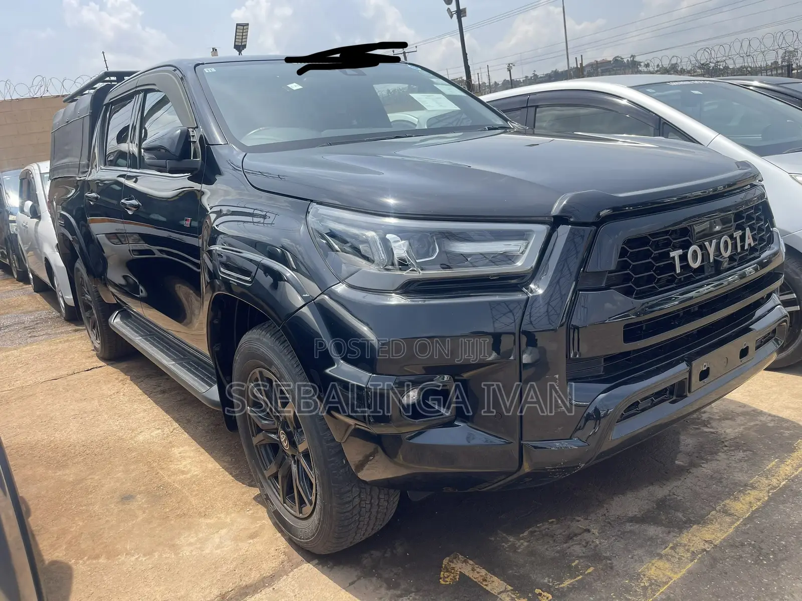 Toyota Hilux 2022 Black
