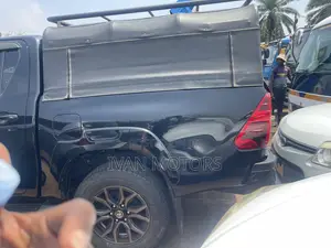 Toyota Hilux 2022 Black