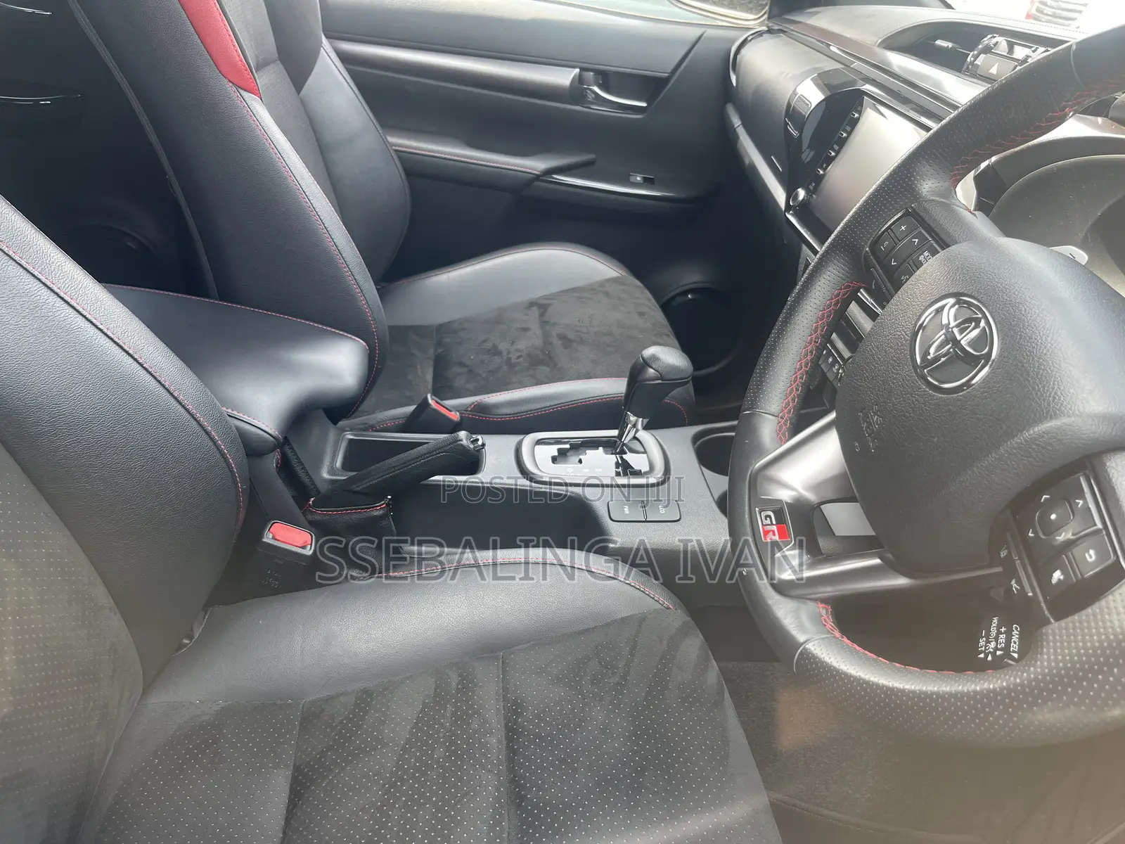 Toyota Hilux 2022 Black
