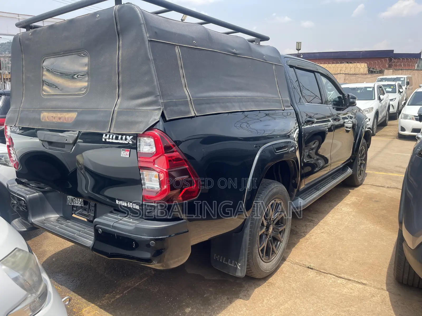 Toyota Hilux 2022 Black