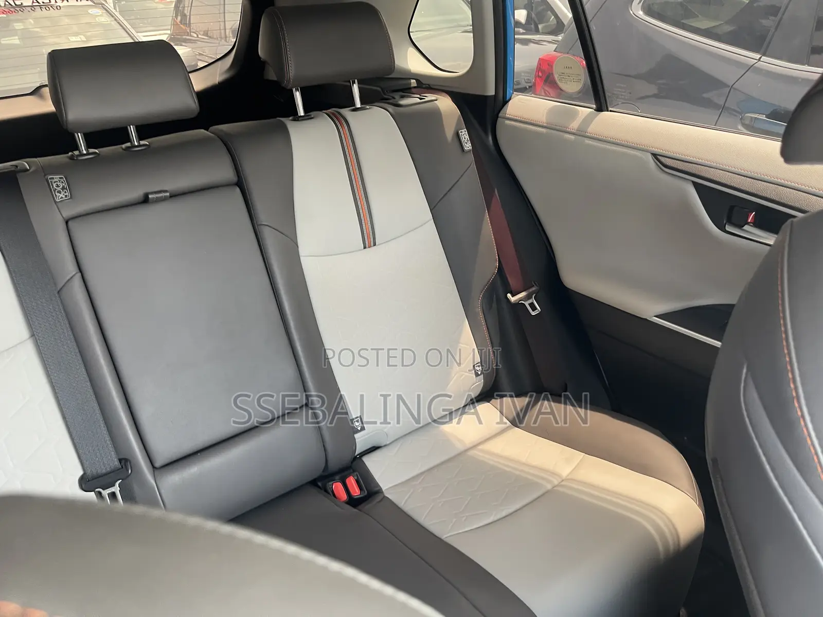 Toyota RAV4 2019 Blue