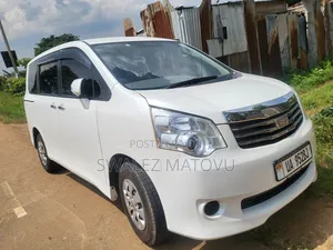 Toyota Noah 2012 White