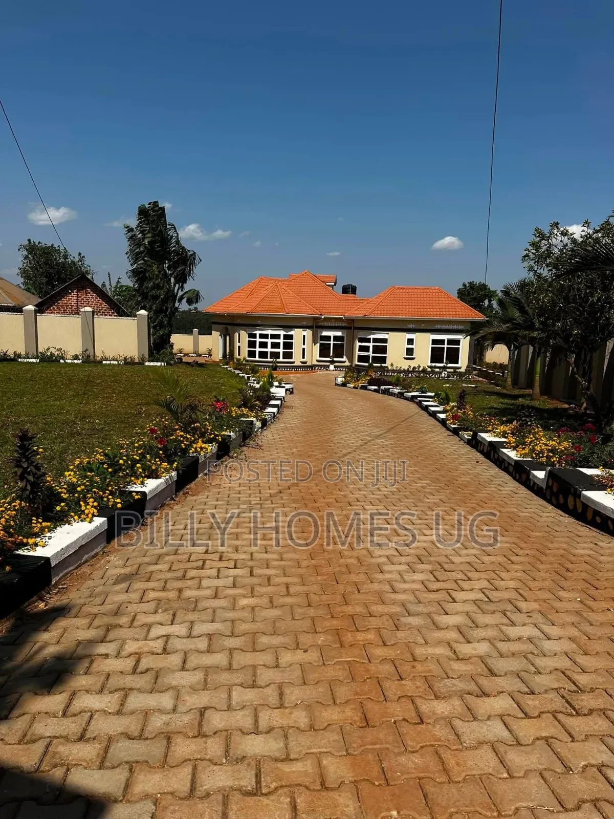 5bdrm Bungalow in Kira for sale