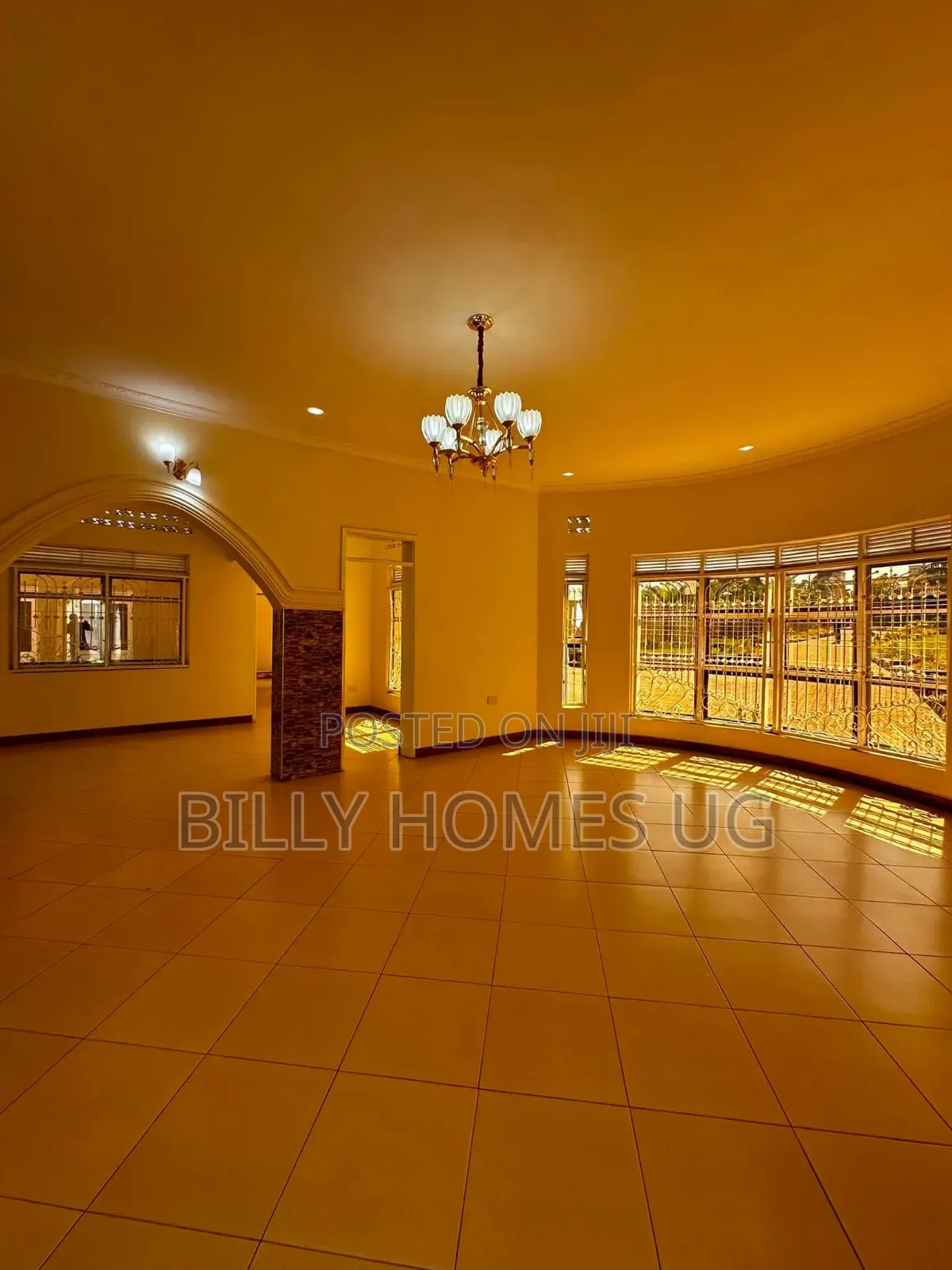 5bdrm Bungalow in Kira for sale