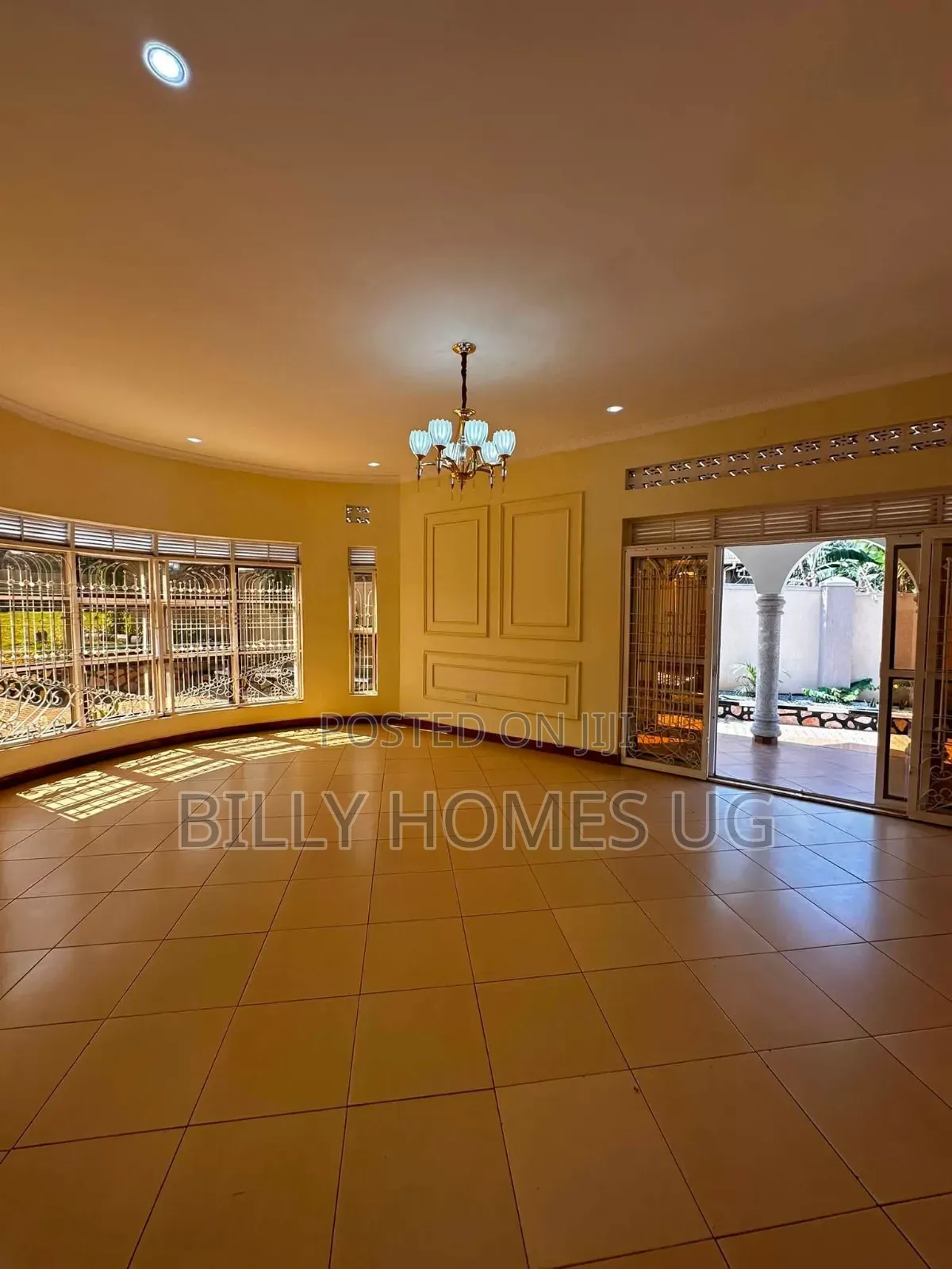 5bdrm Bungalow in Kira for sale