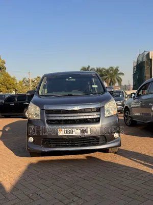 Toyota Noah 2010 Black