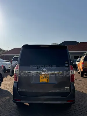 Toyota Noah 2010 Black