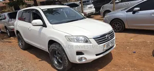 Toyota Vanguard 2011 White