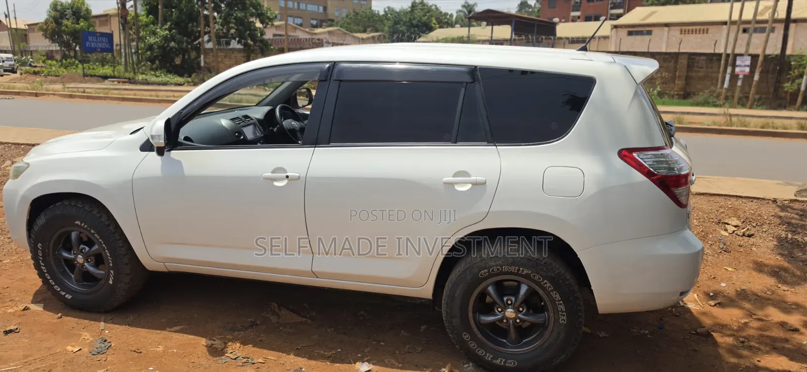 Toyota Vanguard 2011 White