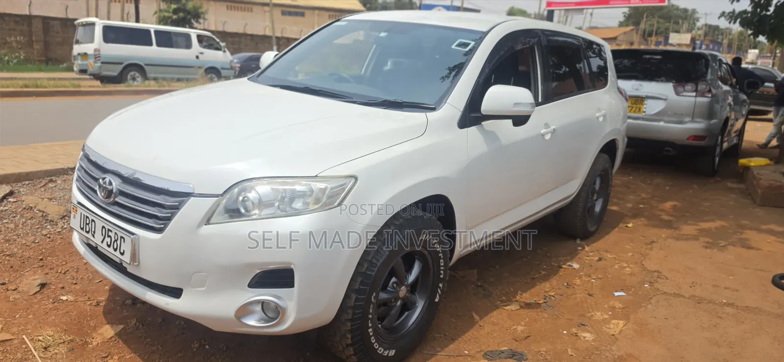 Toyota Vanguard 2011 White