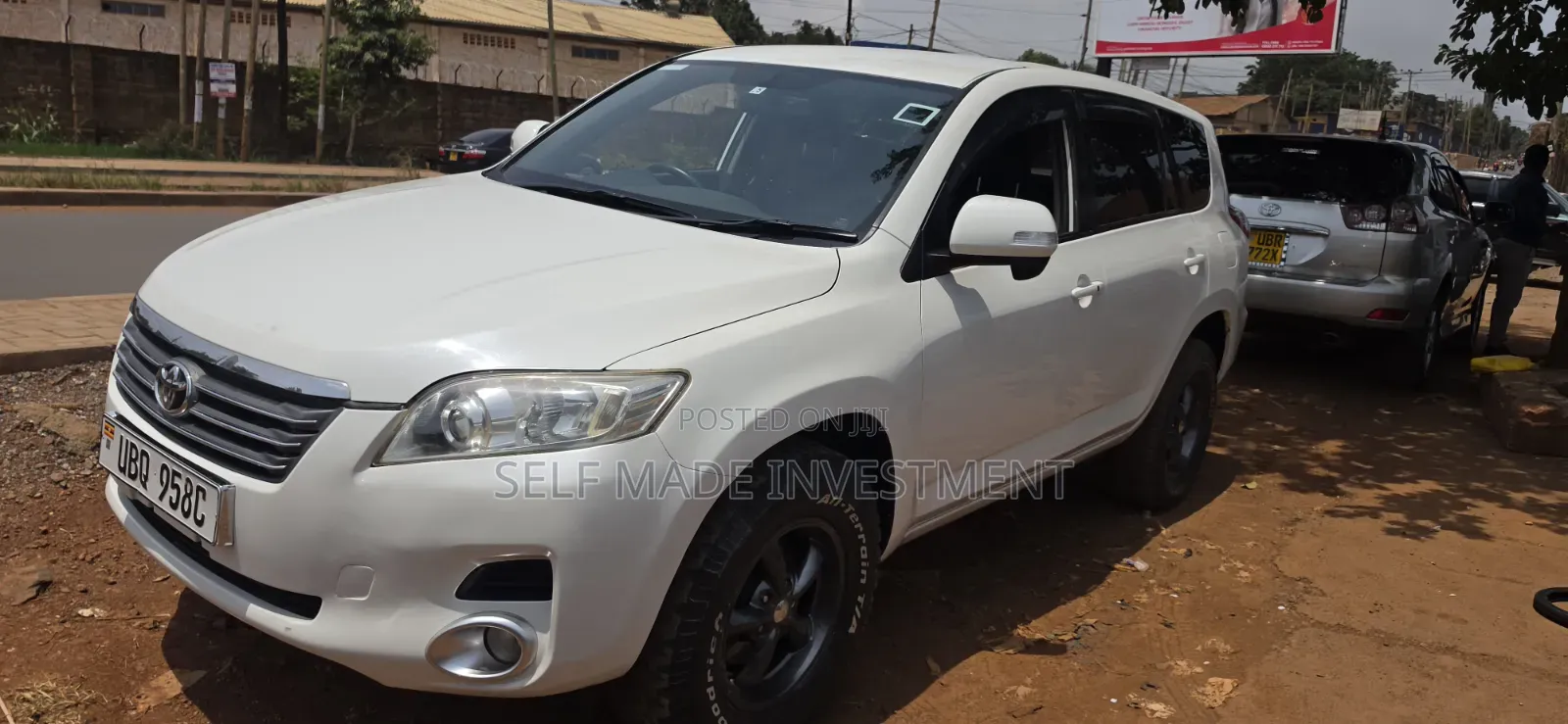 Toyota Vanguard 2011 White