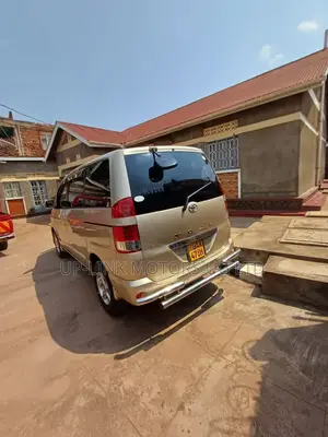 Toyota Noah 2004 Gold