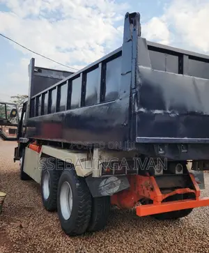 Fuso Dumper