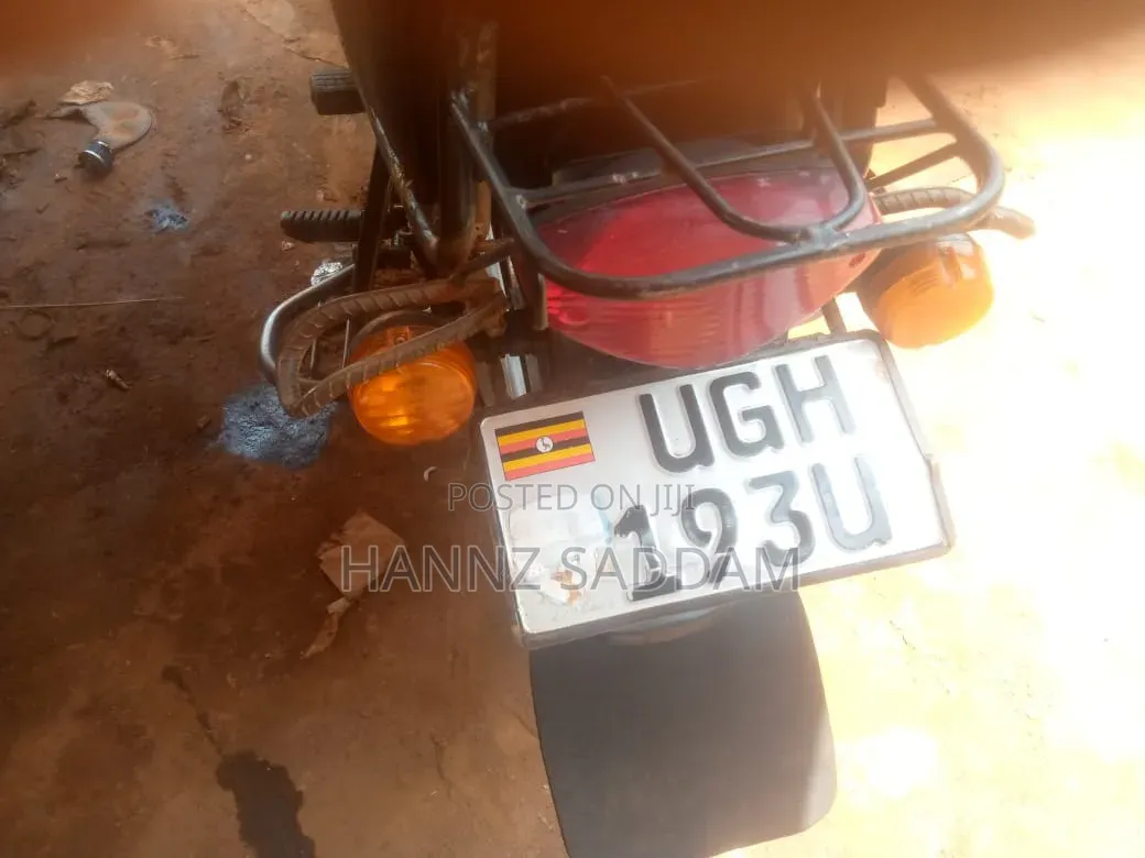 Bajaj Boxer 100 2025 Red