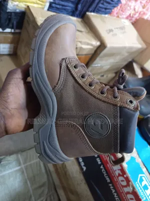 Safety Jogger Boots Safety Shoes Heavy Duty Use