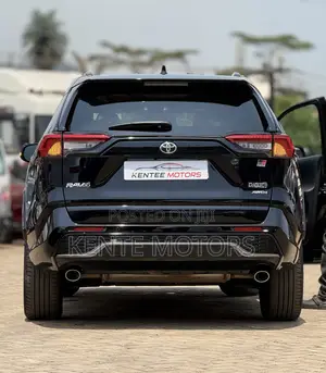 Toyota RAV4 Limited 2025 White