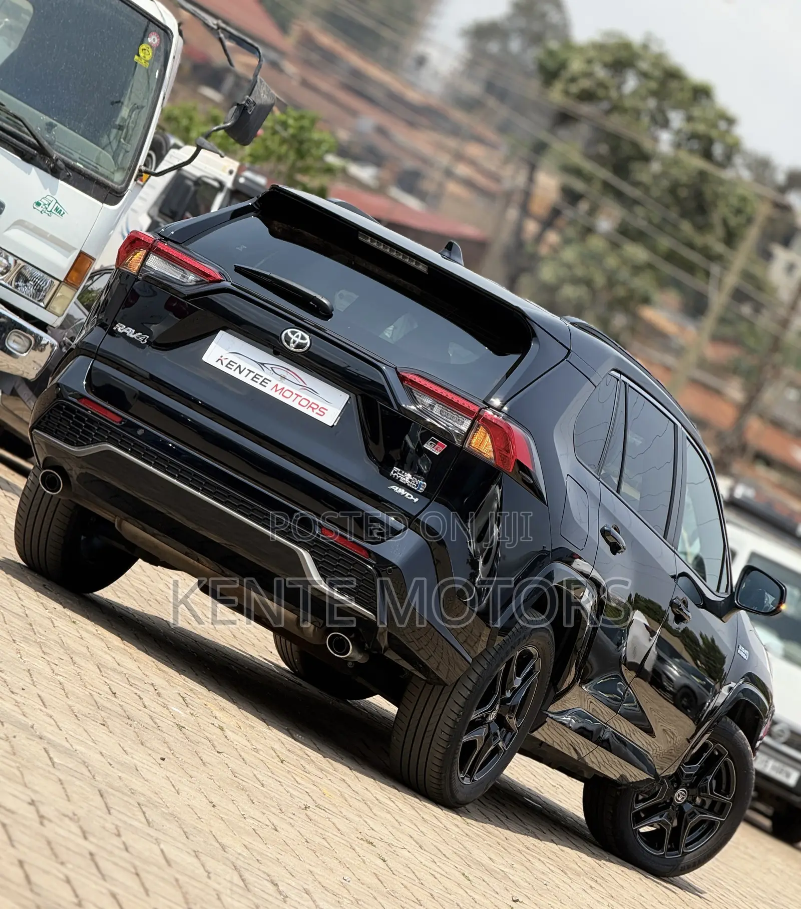Toyota RAV4 Limited 2025 White