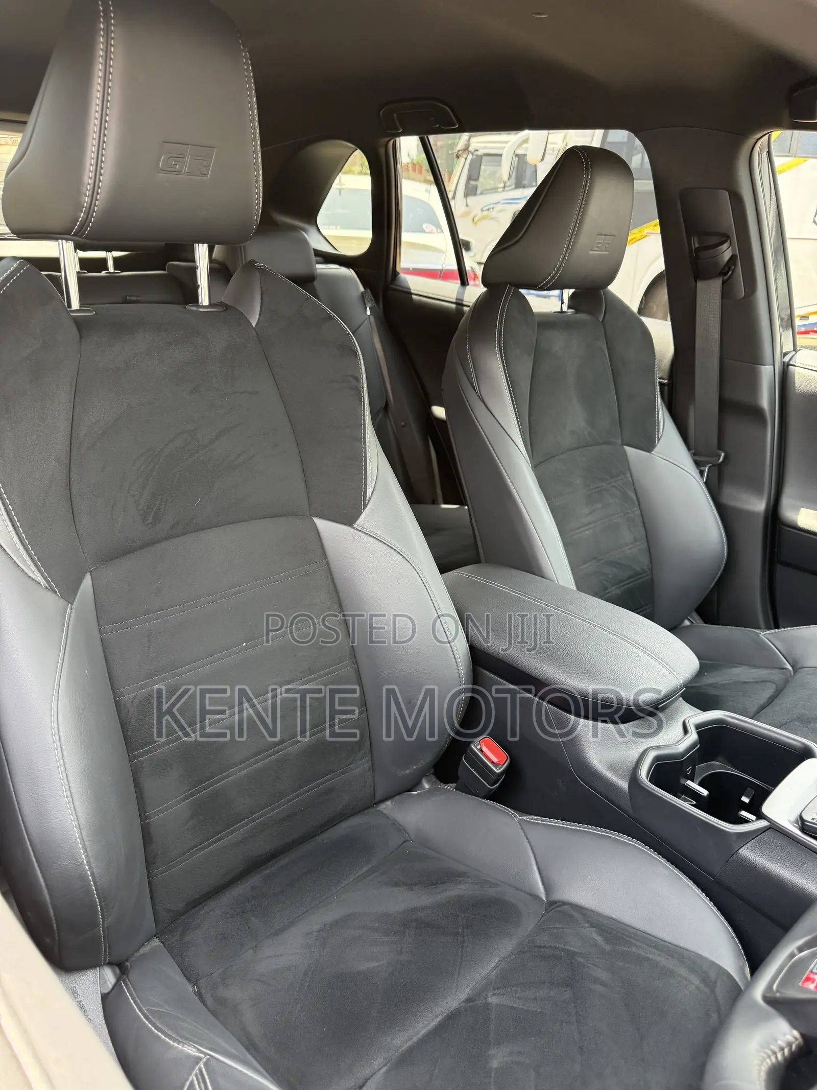 Toyota RAV4 Limited 2025 White