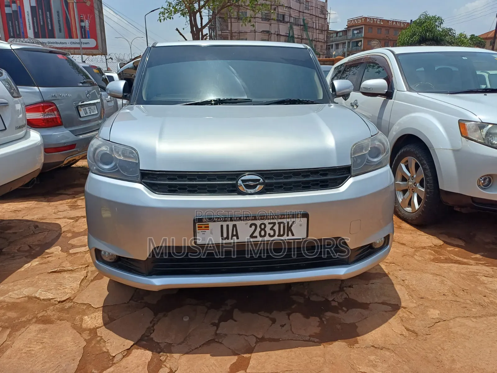 Toyota Corolla Rumion Hatchback 1.5 FWD 2011 Silver