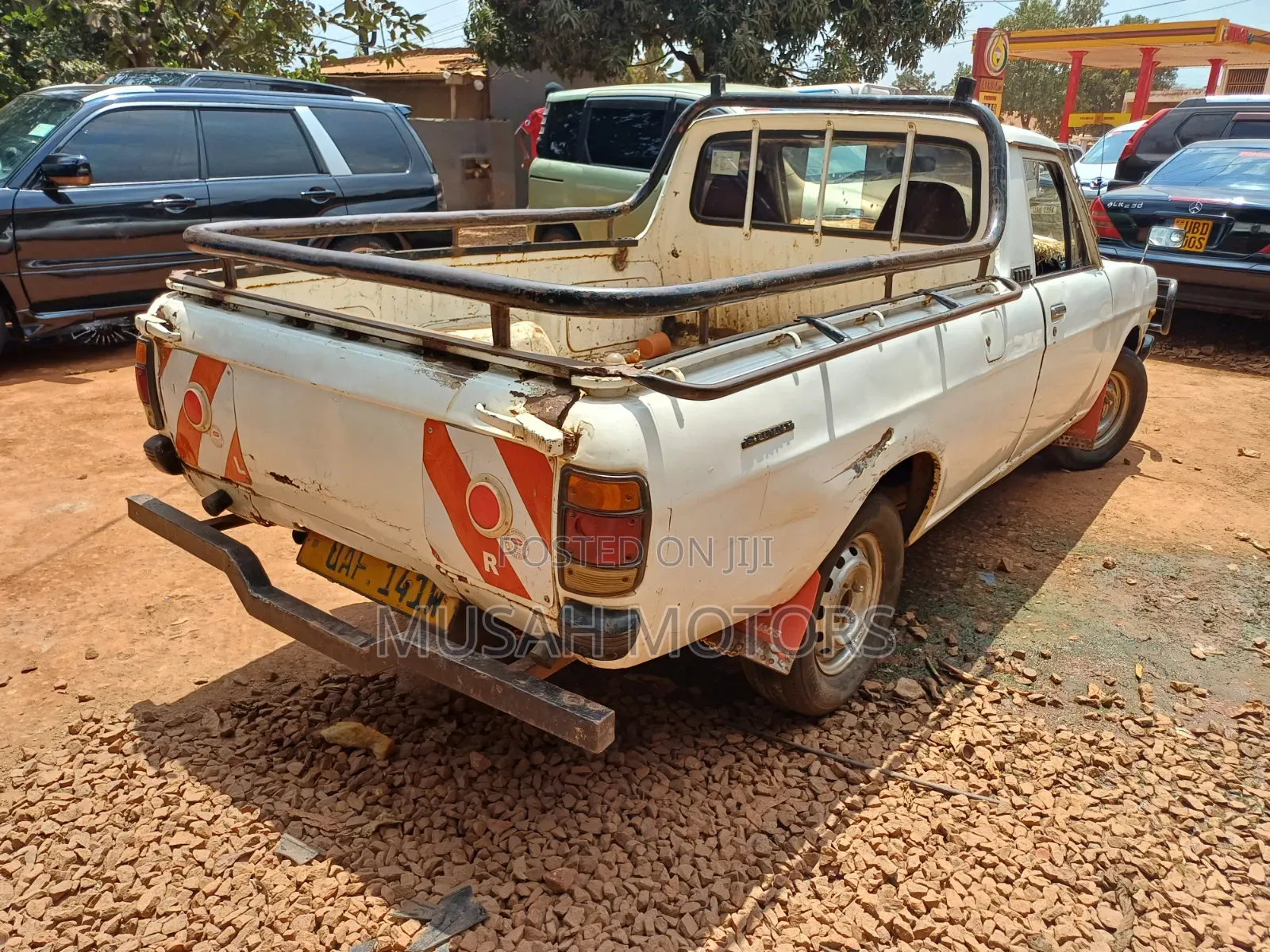 Nissan Pick-Up 1993 White