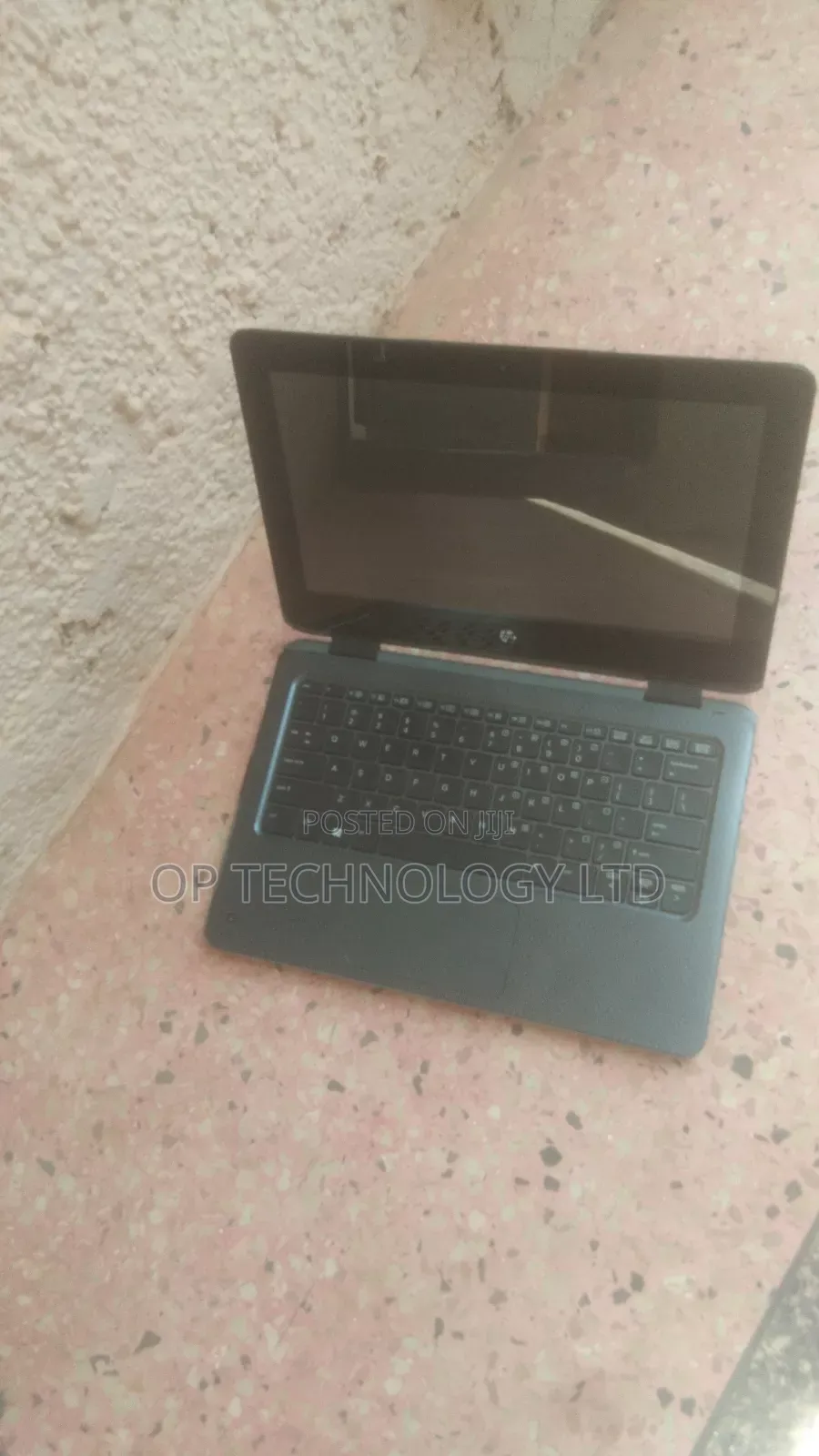 Laptop HP 3125 4GB Intel SSD 16 GB