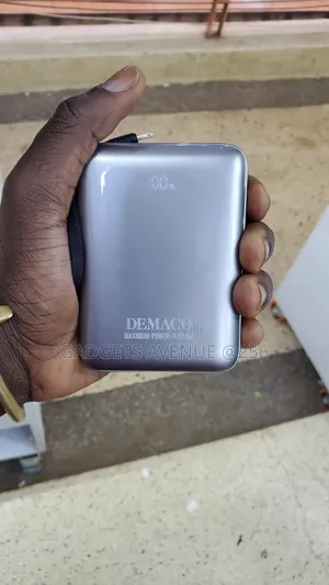 20000mAh Super Charge Mini Power Bank With Built-in Cables