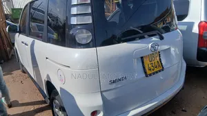 Toyota Sienta 2010 White