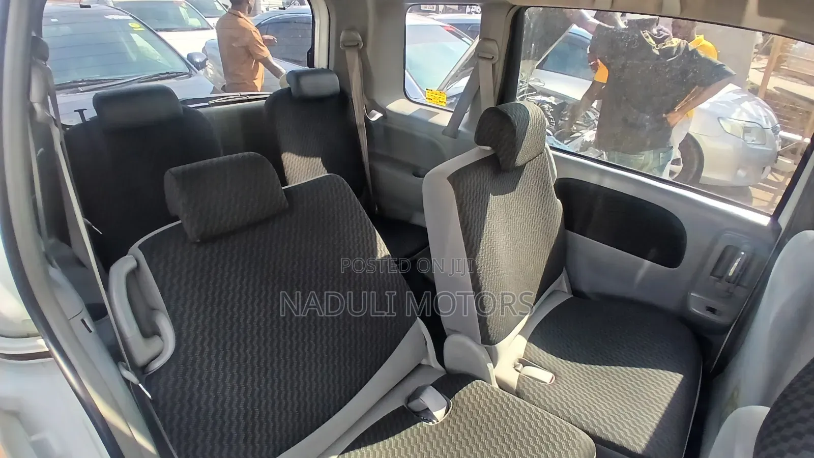 Toyota Sienta 2010 White