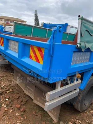 Canter Tipper