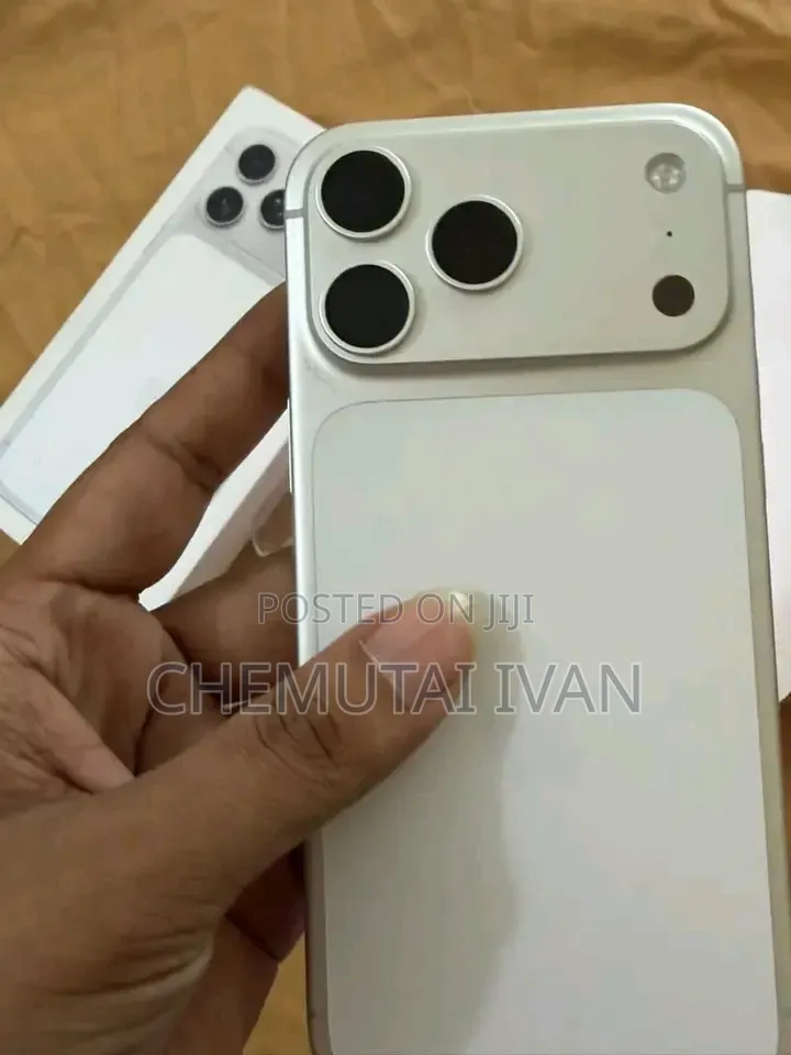 New Apple iPhone 17 Pro Max 256 GB Silver