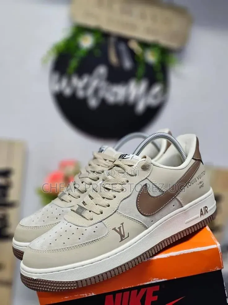 Lady Top Sneakers That Appear to Nike Air Force 1 Low X Louis Vuitton