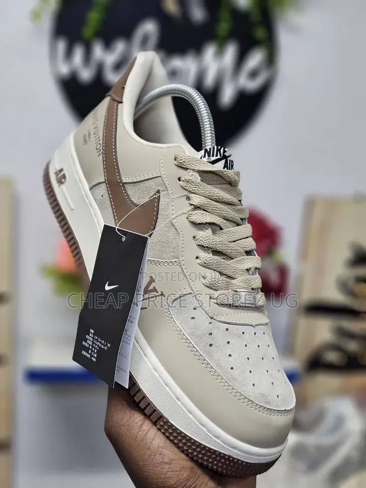 Lady Top Sneakers That Appear to Nike Air Force 1 Low X Louis Vuitton
