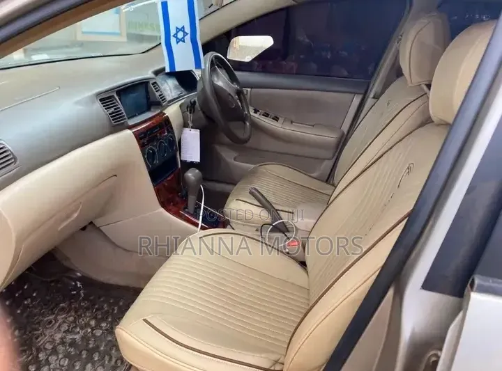 Toyota Corolla 2004 Gold