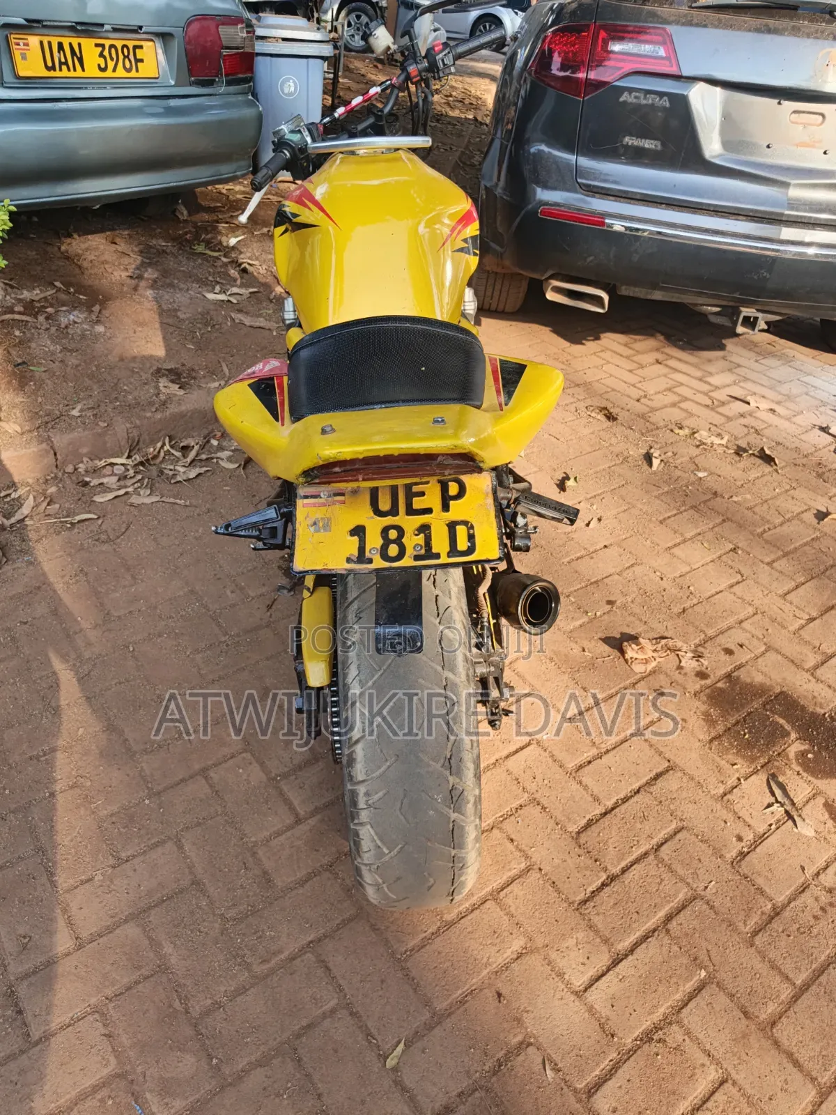 Honda CBR 2000 Yellow