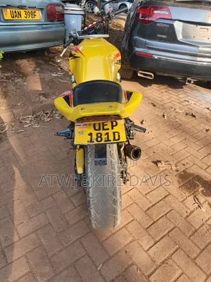 Honda CBR 2000 Yellow