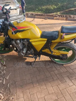 Honda CBR 2000 Yellow