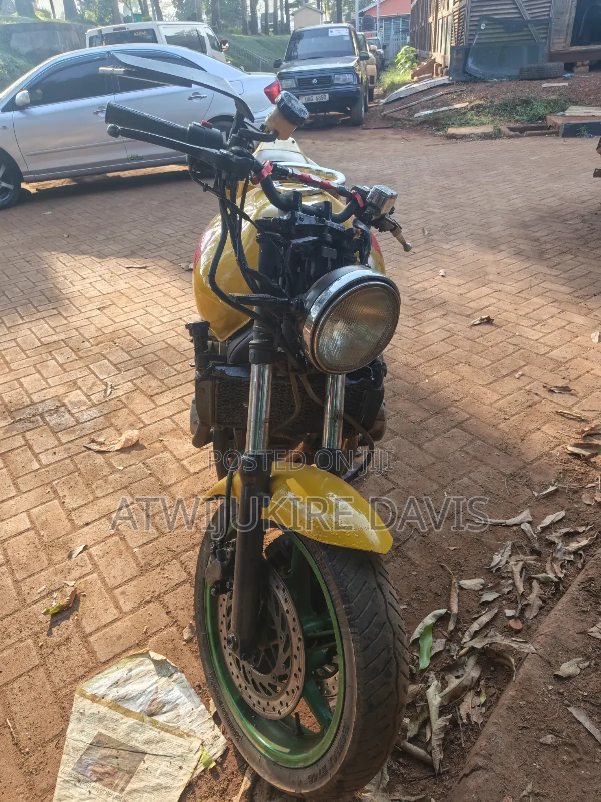 Honda CBR 2000 Yellow