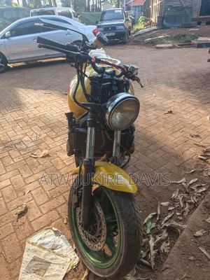 Honda CBR 2000 Yellow