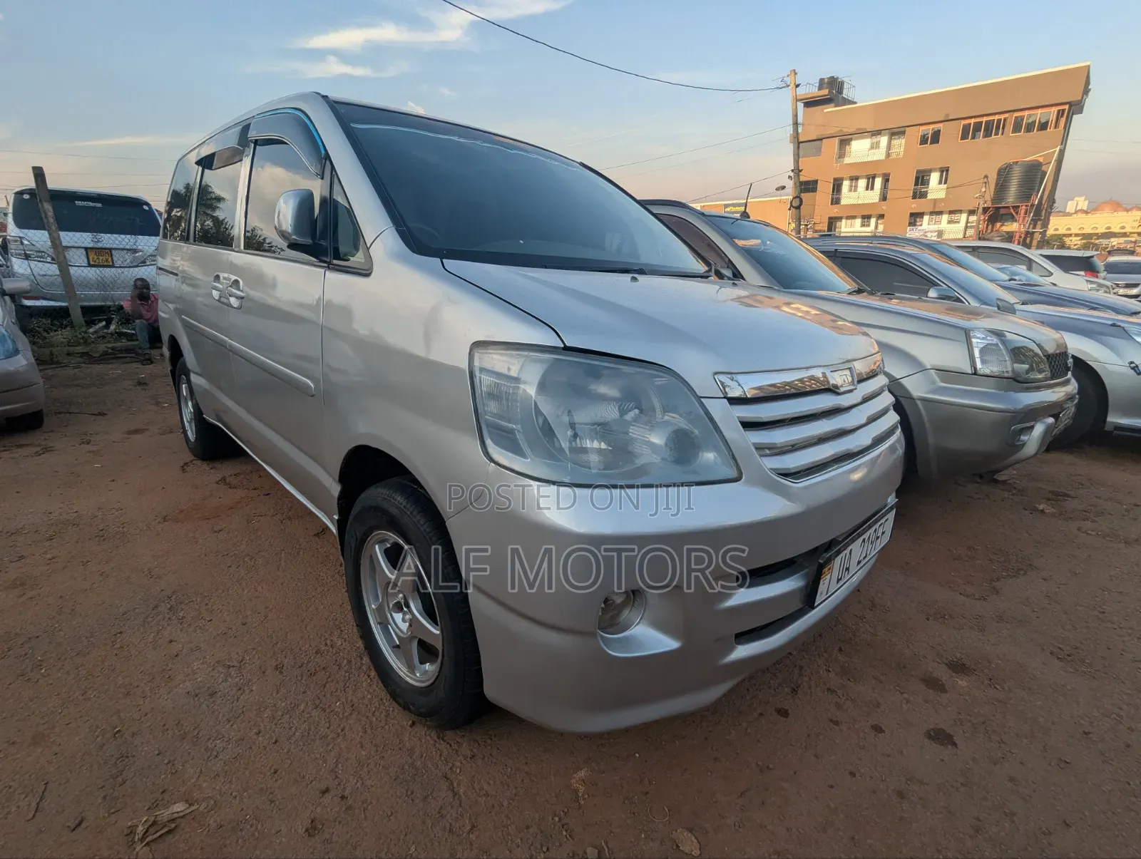 Toyota Noah 2005 Silver