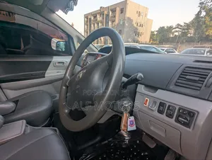 Toyota Noah 2005 Silver